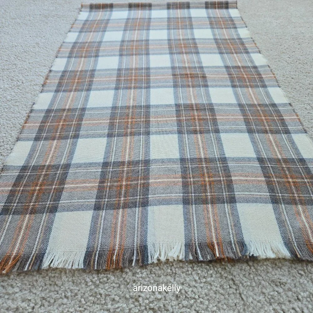 NWOT Johnstons Extra Fine Merino Wool Plaid Scarf Scotland